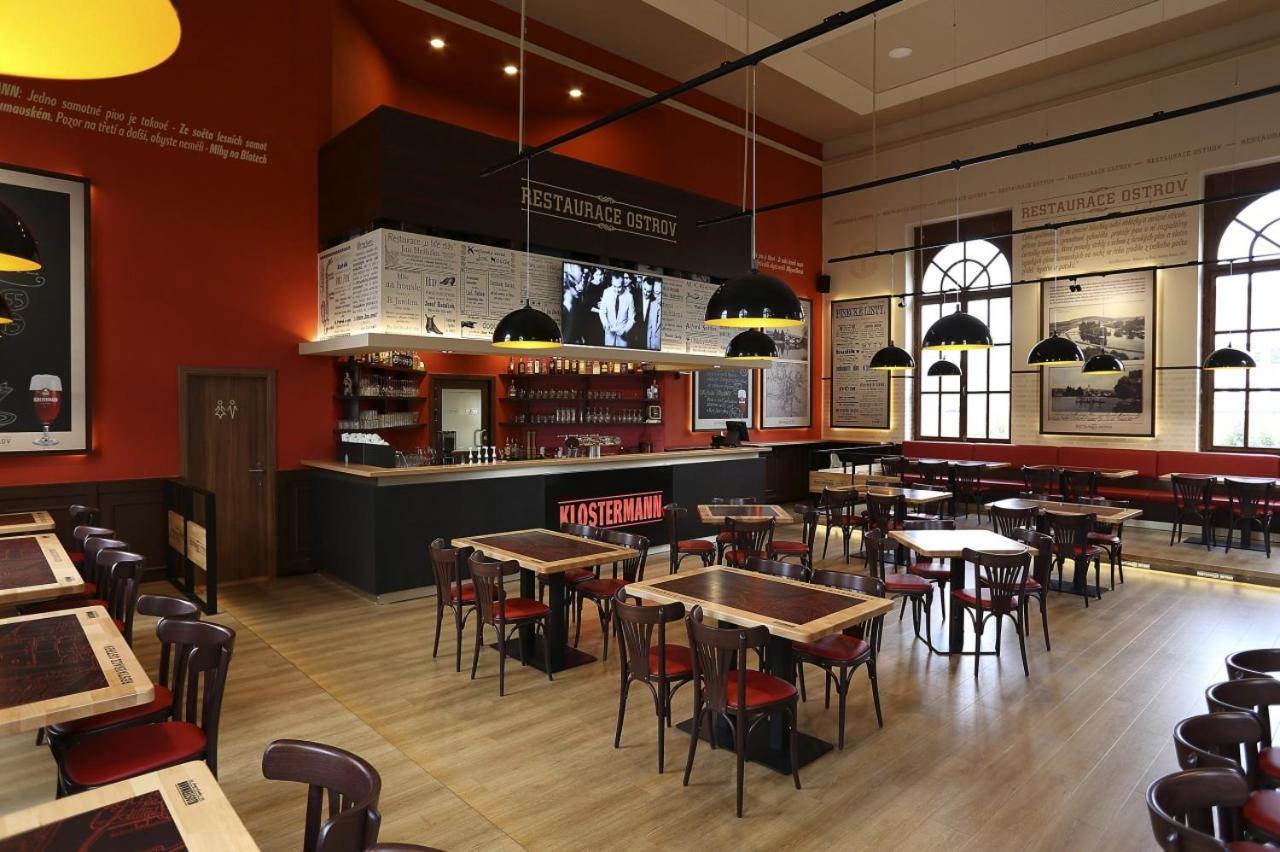Restaurace Ostrov בית הארחה *